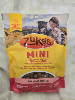 Zuke's Mini Salmon Dog Treats (16 oz)