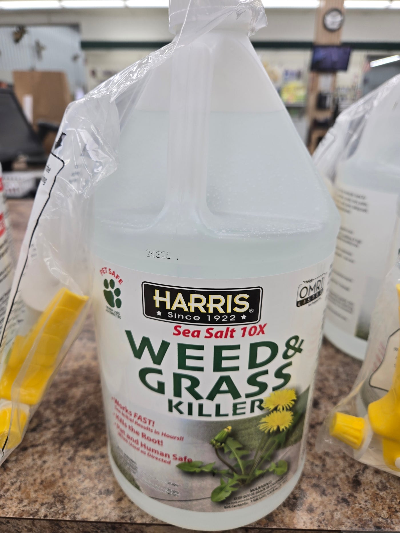 salt and vinegar herbicide Harris CALSEAWEED-128 Weed and Grass Killer, Liquid, Clear, 128 oz – Pettigrew-Online