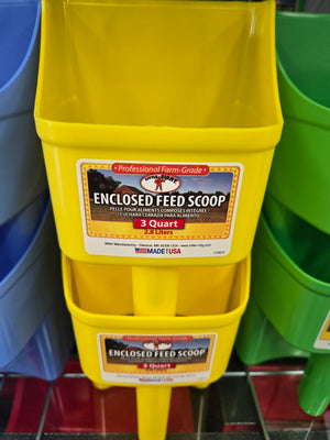 Enclosed Plastic Feed Scoop 3QT Yellow
