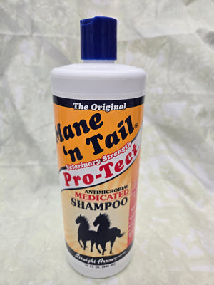 Mane 'n Tail Pro-Tect Antimicrobial Medicated Shampoo 32oz