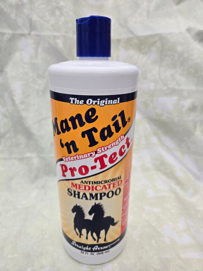 Mane 'n Tail Pro-Tect Antimicrobial Medicated Shampoo 32oz