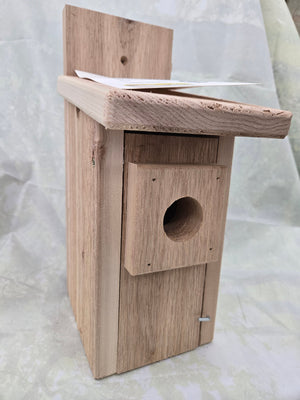 Cedar Bluebird Nesting Box