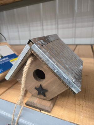 Rustic Farm Wren Birdhouse